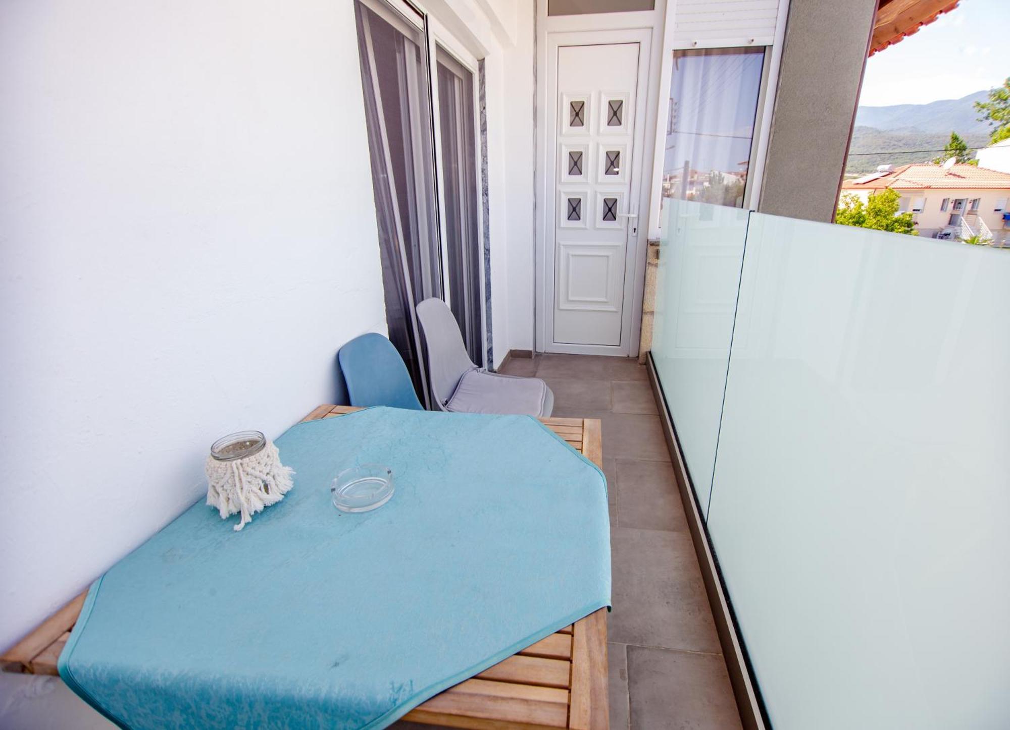 T H E Berlin Studios And Suites Vrasná Dış mekan fotoğraf