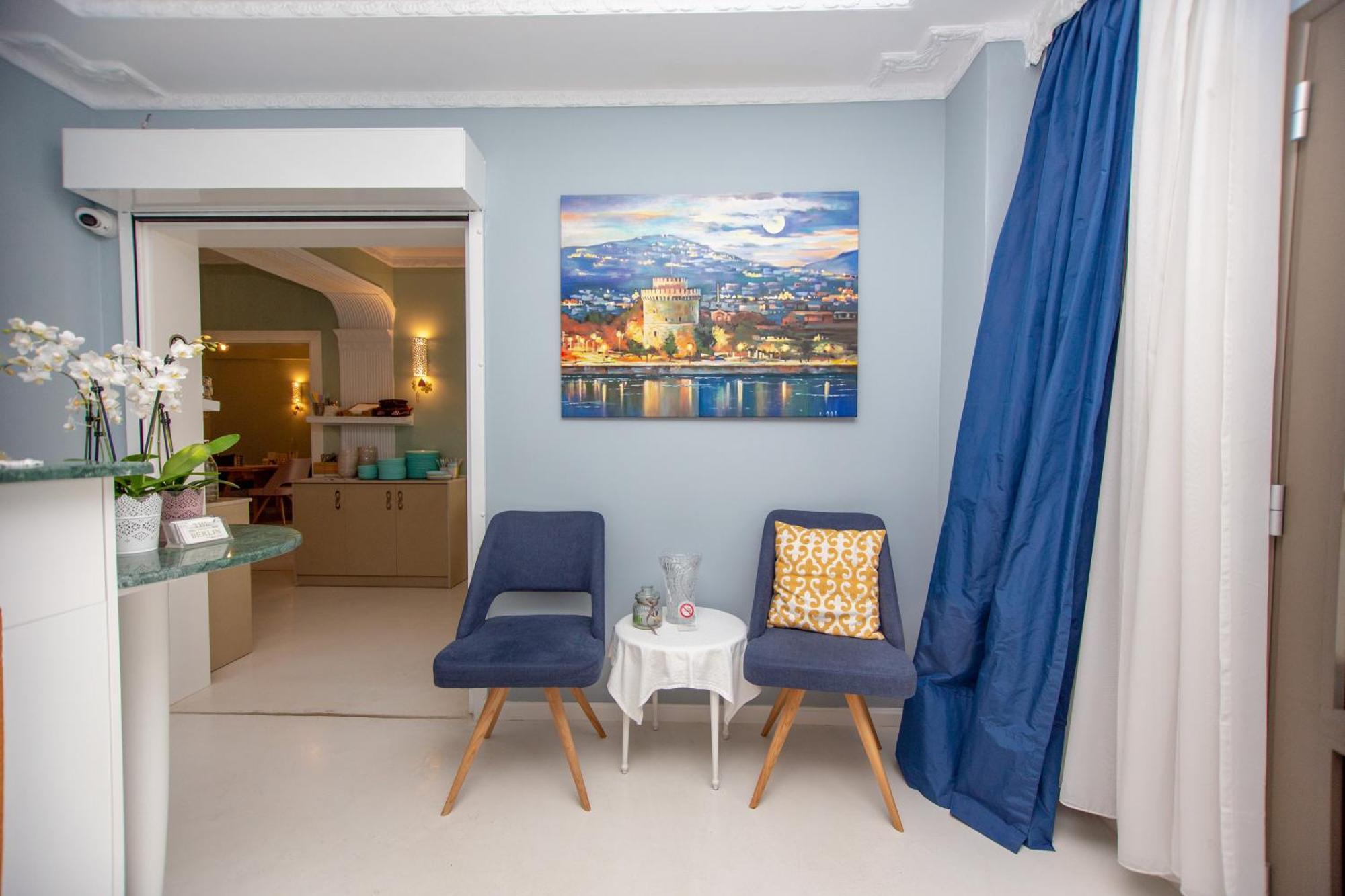 T H E Berlin Studios And Suites Vrasná Dış mekan fotoğraf